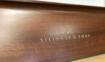Steinway & Sons O-180 voll
